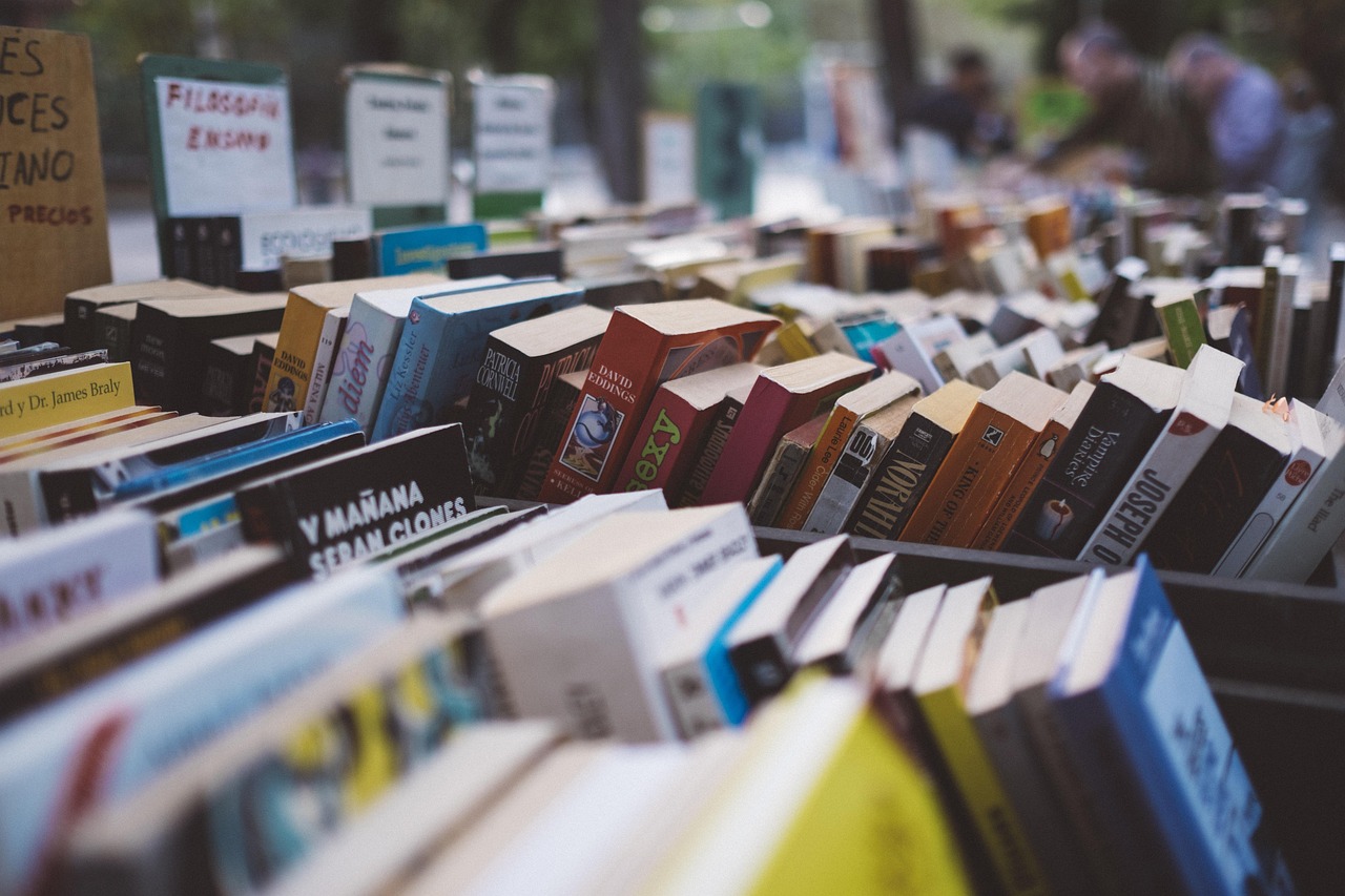 Building a Collecting Focus: Why Narrow Niches Beat Broad Accumulation
